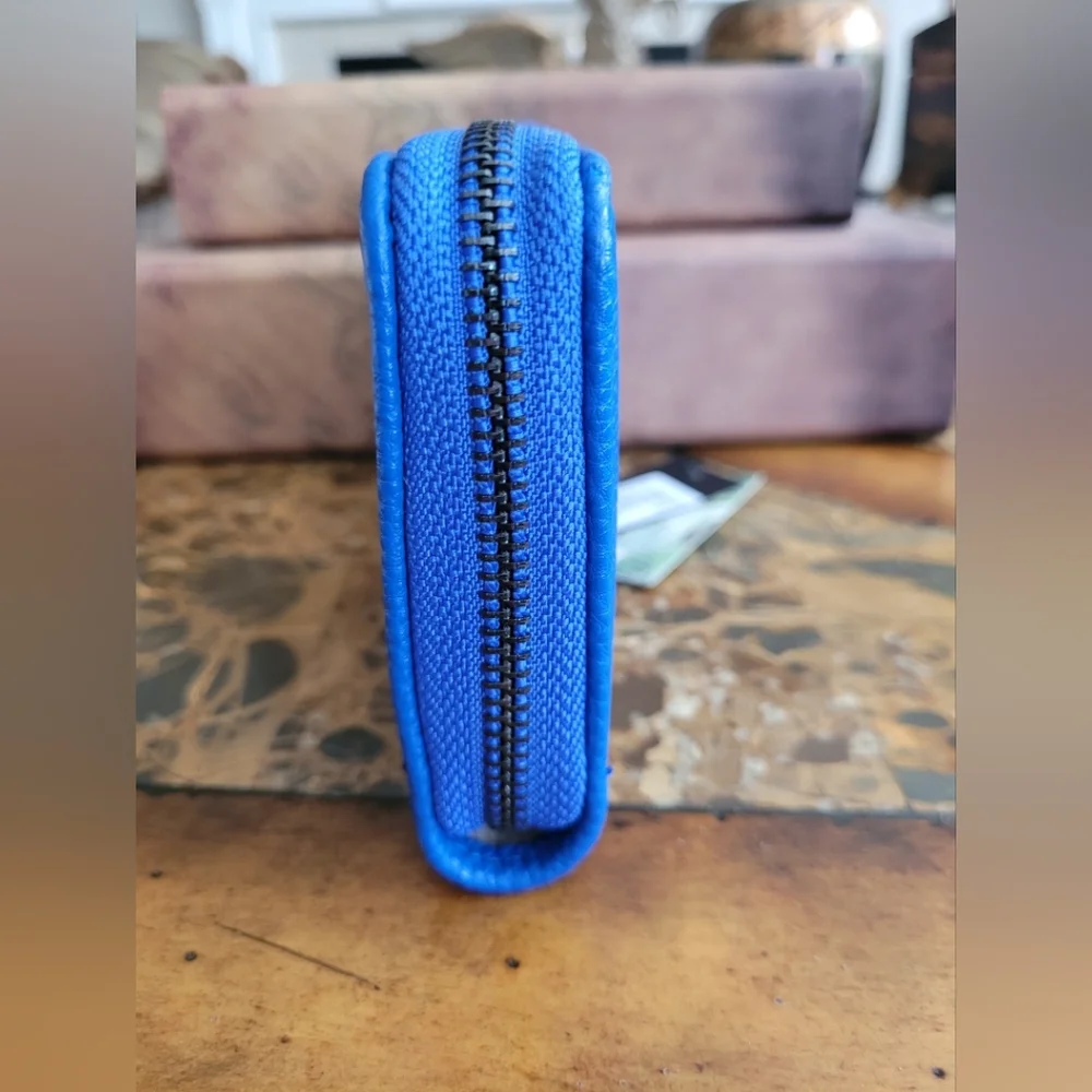 Badgley Mischka Blue Vegan Leather Wallet - Picture 4 of 10